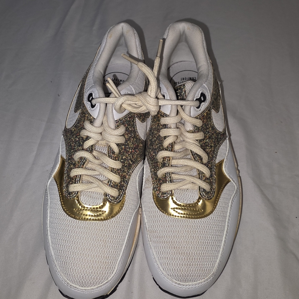 Nike Women's White and Gold Sneakers